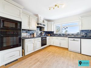 Kitchen- click for photo gallery